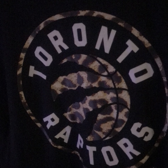 Toronto Raptors Camo basketball claw Logo Official NBA super soft tee Womens XL - Picture 4 of 5